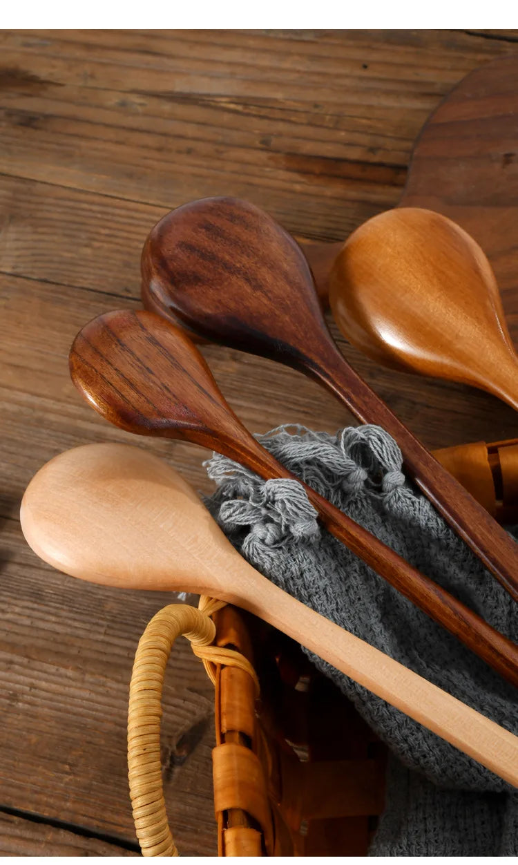 Cuchara larga de madera estilo coreano